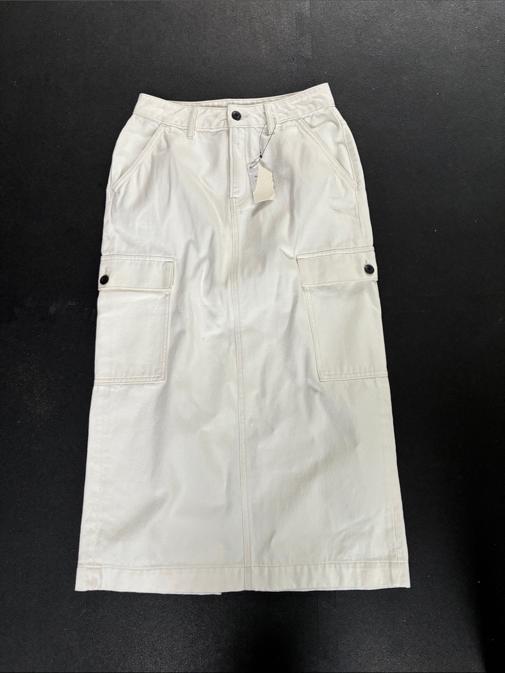 NWT Gianni Bini Cream Cargo Midi Skirt with Utility Pockets
